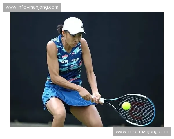 马萨洛娃接发球抢攻 瑞士选手利用对手二发弱势施压 马萨洛娃接发球抢攻 瑞士选手利用对手二发弱势施压